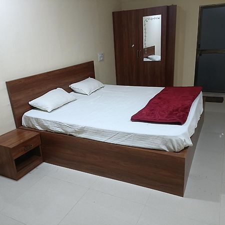 Om Kalyan Mandap Hotell Balangir Eksteriør bilde